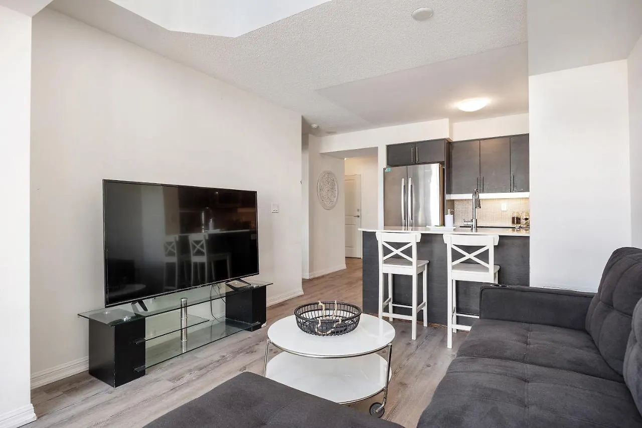 1 Bed Plus Den Downtown Toronto 0*,  Kanada