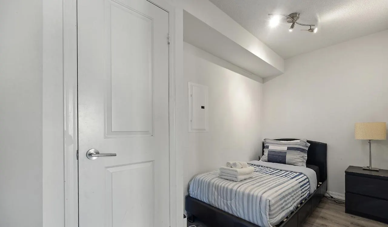 Apartment 1 Bed Plus Den Downtown Toronto Canada